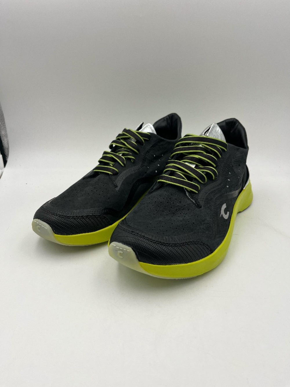 Courser Women's Black and Green Luxe Luxury Sneaker